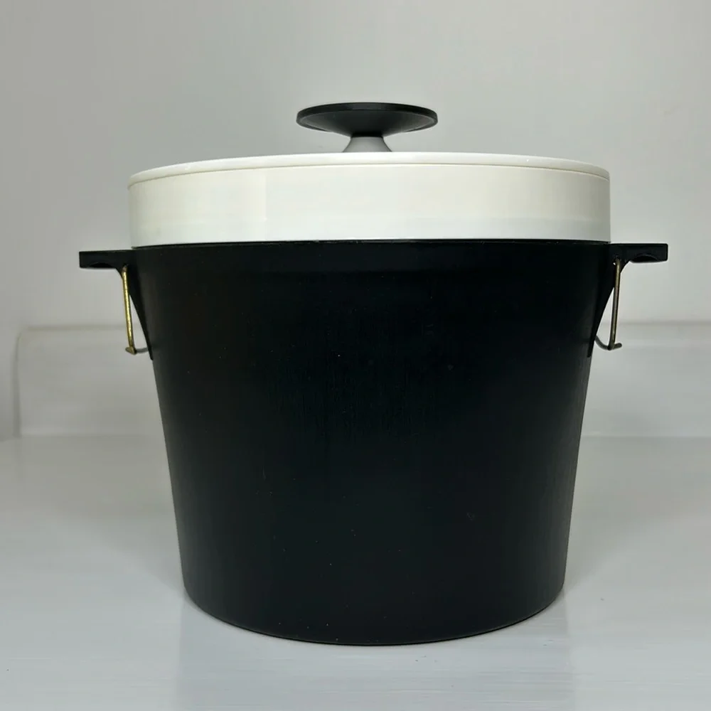Vintage MCM 🧊 Black & White Geni Plastic Ice Bucket With Lid Party Drink Bucket